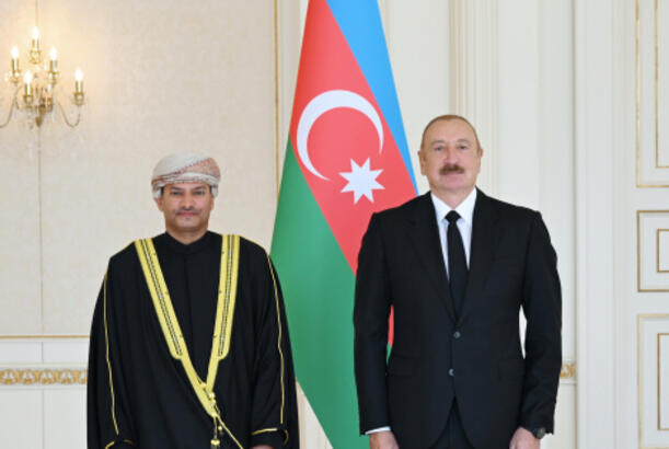Prezident İlham Əliyev Omanın Azərbaycanda yeni təyin olunmuş səfirinin etimadnaməsini qəbul edib - FOTOLAR