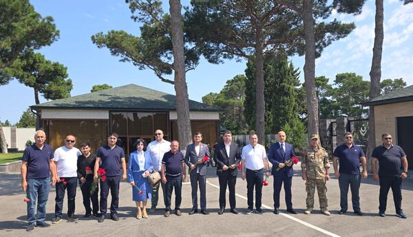 Şəhid mayor Ələkbərov Fərid Tahir oğlunun  məzarı ziyarət edilib