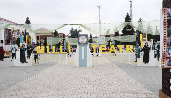 Qusar Dövlət Ləzgi Dram Teatrı mövsümün son tamaşasını təqdim edib