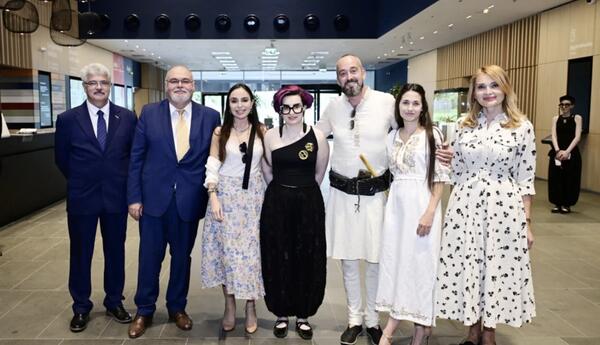 Leyla Əliyeva Budapeştdə "Azərbaycan xalçaları – ənənədən müasir incəsənətə" sərgisinin təqdimatında iştirak edib