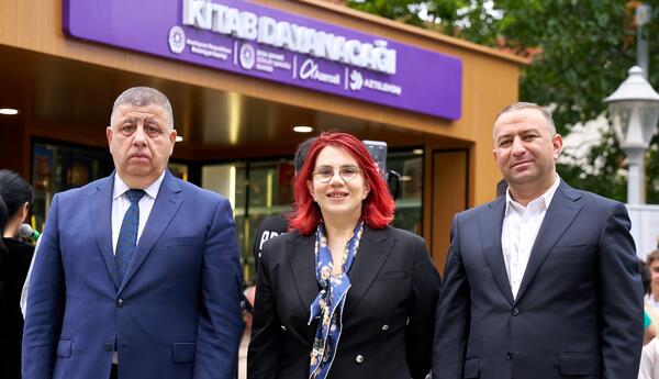 Şuşanın mərkəzində günəş enerjisi ilə işləyən "Kitab dayanacağı" istifadəyə verildi