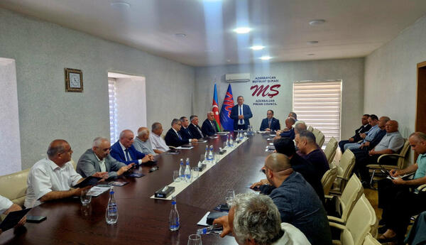 MƏTBU SÖZÜN KEŞİYİNDƏ