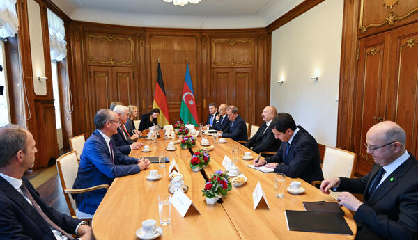 Azərbaycan və Almaniya prezidentlərinin geniş tərkibdə görüşü olub <span class="red">- YENİLƏNİB</span>