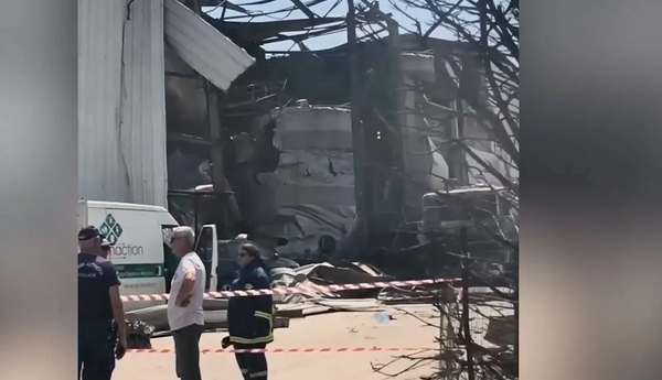Yunanıstanda zavod partlayıb, ölən və yaralı var
