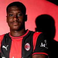 Fransa millisinin müdafiəçisi "Milan"da