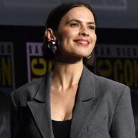 Hayli Atvell Comic-Con-da BEVZA kostyumunu “gəzdirdi”