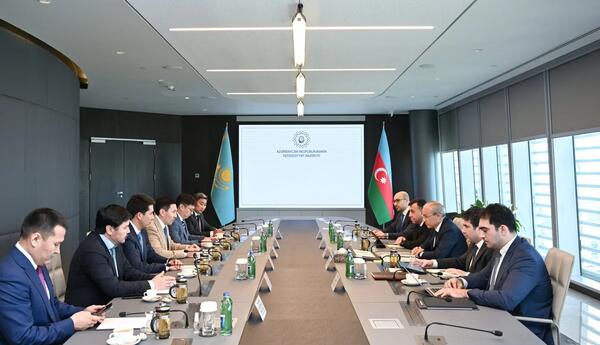 Azərbaycan və Qazaxıstan investisiya və süni intellekt əməkdaşlığını müzakirə edib