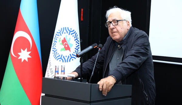Xalq yazıçısı Anar: Səməd Vurğun qüdrətli şair olmaqla yanaşı...