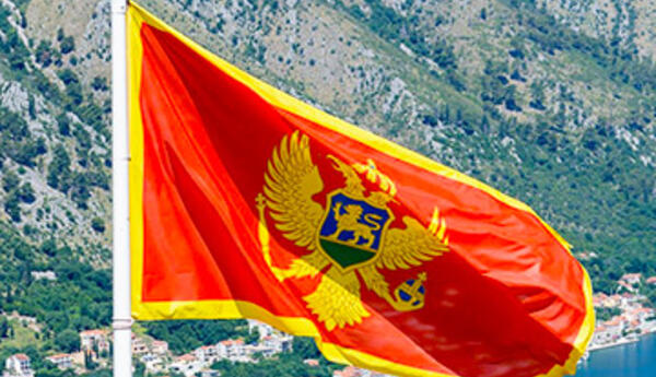 Ruslar Monteneqroda daşınmaz əmlaklarını satmağa başlayıblar...