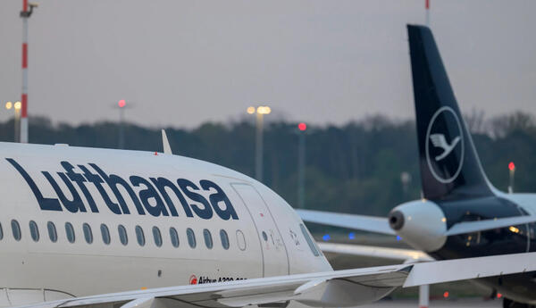 “Lufthansa”nın mənfəəti 50 faizdən çox azalıb