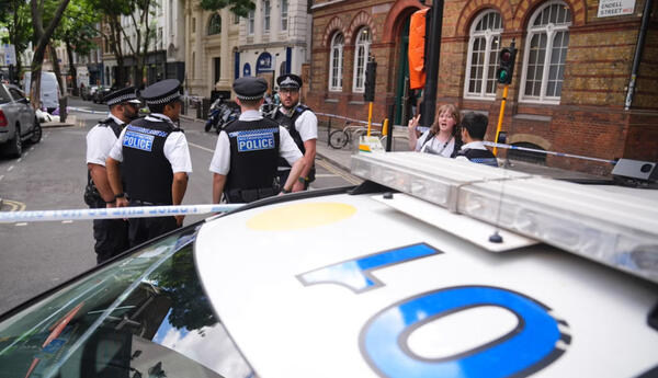 Londonun mərkəzində 4 nəfərə bıçaqla xəsarət yetirilib