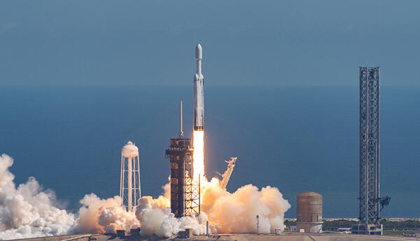 SpaceX-in gəliri 92 faiz artıb