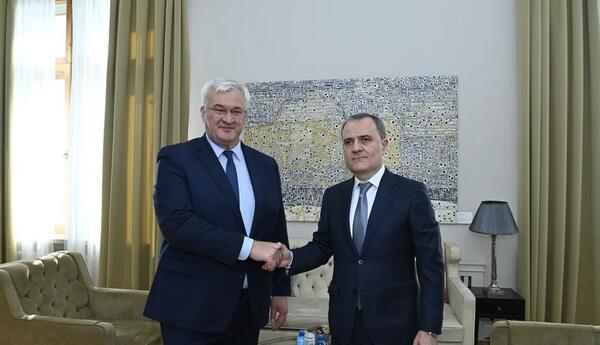 Ceyhun Bayramov və Andrey Sibiqa Kiyevdə danışıqlar aparırlar