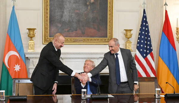 “Sülh sazişinin paraflanması Azərbaycanın diplomatik müstəvidə tarixi qələbəsidir” <span class="red">- ŞƏRH</span>