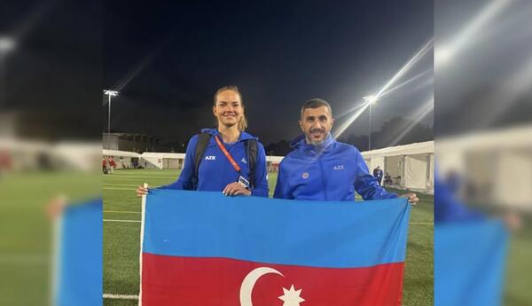 Yekaterina Sariyeva Azərbaycan rekordunu yeniləyib