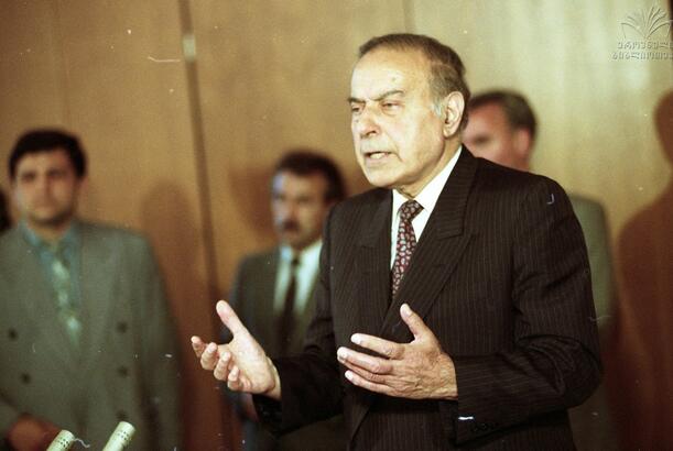 "3 oktyabr Azərbaycan xalqının hansı yolla irəliləmək istədiyinin təcəssümüdür" - POLİTOLOQ DANIŞDI 