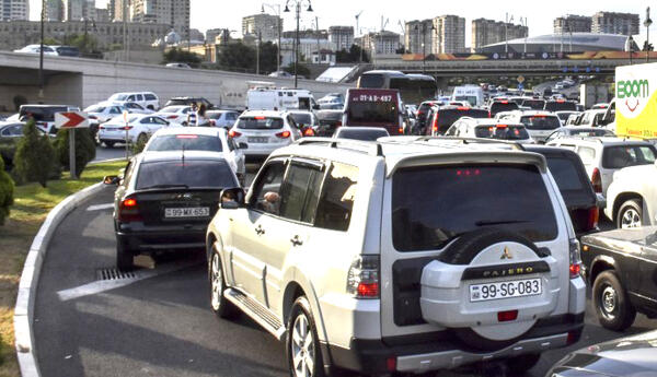 Bakıda 16 istiqamətdə sıxlıq var