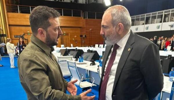 Paşinyan Zelenski ilə telefonla danışıb