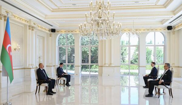 İlham Əliyev Almaniyanın Azərbaycandakı yeni səfirini qəbul edib