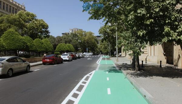 Bakıda daha bir küçədə mikromobillik zolağı təşkil edilib