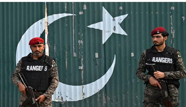 Pakistanda hərbi əməliyyatlar zamanı 17 silahlı öldürülüb