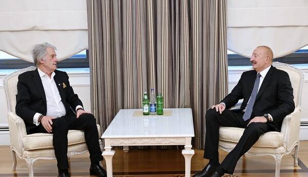 İlham Əliyev Ukraynanın sabiq Prezidenti Viktor Yuşenko ilə görüşüb
