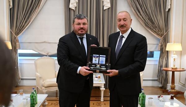 İlham Əliyevə "İrpen şəhərinin fəxri vətəndaşı" vəsiqəsi təqdim edilib