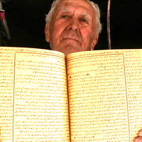 Hələbdən olan kitab satıcısı bir milyon nadir kitabın arxivini toplayıb