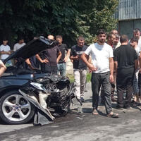Zaqatalada minik avtomobilləri toqquşub, xəsarət alanlar var