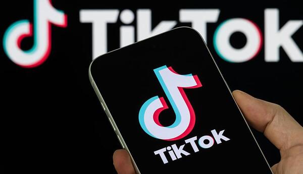 "TikTok"da söyüş söyən 3 uşaq anası 700 manat cərimələndi
