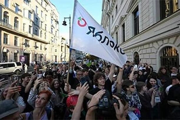 Gənc ruslar müharibəyə qarşı yeni bir müxalifət dili icad ediblər...