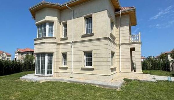 Apartament bina ilə həyət evi arasındakı məsafənin az olması: Mənfi tərəfləri