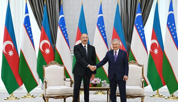 Şavkat Mirziyoyev: Azərbaycan Prezidentinin Özbəkistana hazırkı dövlət səfəri tarixi əhəmiyyət daşıyır