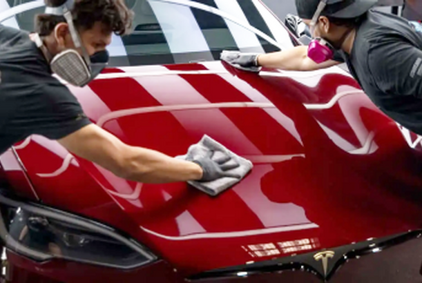 Teslanın baş dizayneri Model S-ni saxladı...