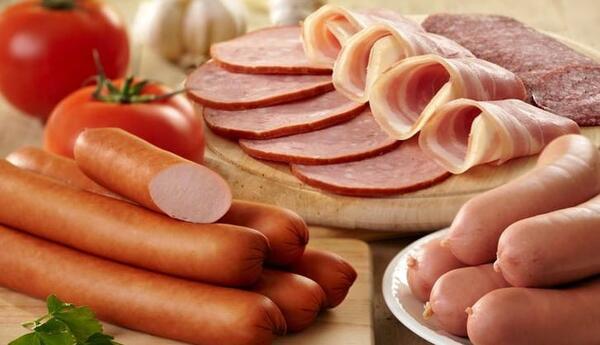 "Kolbasa və sosiska alarkən nələrə diqqət etməliyik"? <span class="red">- QİDA MÜTƏXƏSSİSİ</span>