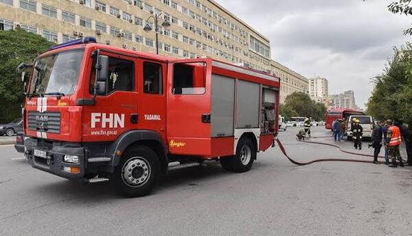 Binəqədidə yanğın <span class="red">kişi meyti aşkarlanıb</span>
