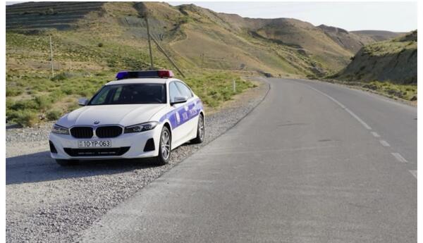 Yol polisi sürücüləri həftəsonu yollarda diqqətli olmağa çağırıb