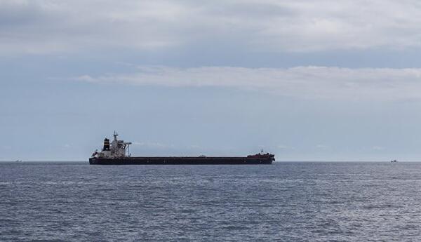 PUA hücumuna məruz qalan tanker Türkiyə sahillərində saya oturub