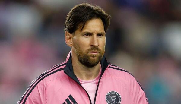 Messi milli komandadakı karyerasını başa vurub