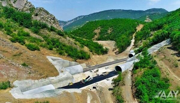 Şuşa-Laçın avtomobil yolunda qazıntı aparan 2 nəfər vəfat edib