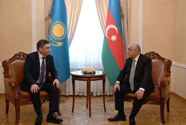 Əli Əsədov Oljas Bektenovu Qazaxıstanın Baş naziri vəzifəsinə yenidən təyin olunması münasibətilə təbrik edib