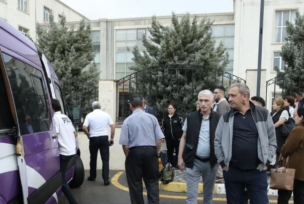 Növbəti köç karvanı Ağdam şəhərinə çatıb, açarlar təqdim edilib -YENİLƏNİB