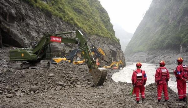 Tibetdə torpaq sürüşməsində ölənlərin sayı 43 nəfərə çatıb...