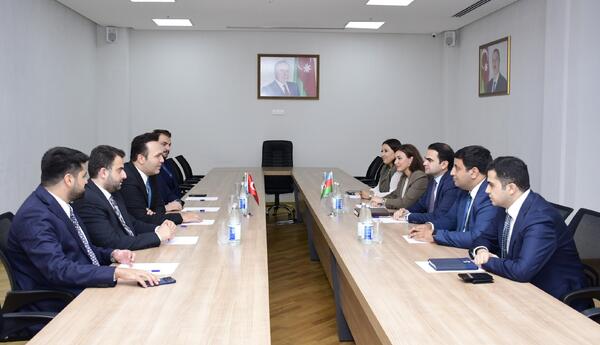 YAP Gənclər Birliyinin və AK Parti Gənclik Qollarının nümayəndələri arasında görüş keçirilib