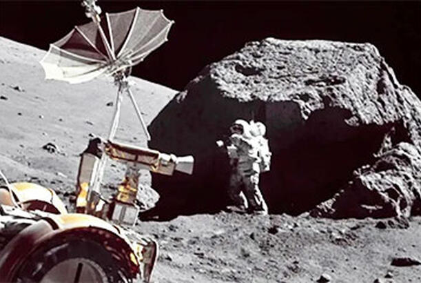 Alimlər: Ayda yadplanetli texnologiyası var...