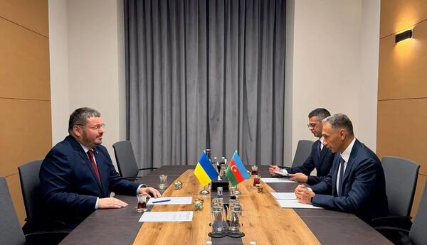 Украина и Азербайджан обсудили расширение возможностей Среднего коридора