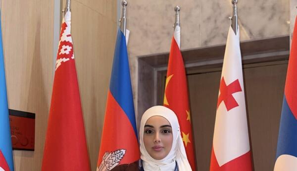 “Səhərlər ən böyük qəhrəmanlıq izdihamlı avtobusa minə bilməkdir” <span class="red">-KÖŞƏ</span>