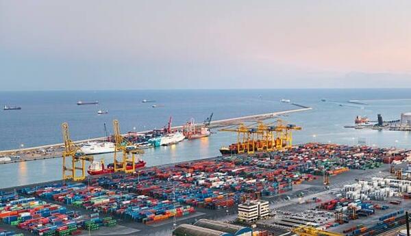 Bu il Bakı Limanında 5,5 mln. tondan çox yük aşırılıb