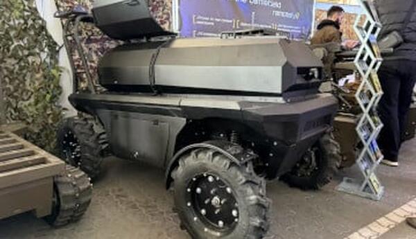 Zirehli MAUL robotları cəbhə xəttində işləyir...