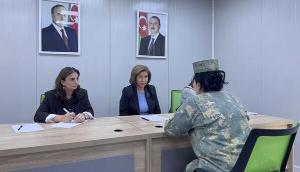 Bahar Muradova Kǝlbəcǝrdə vətəndaşları qəbul edib